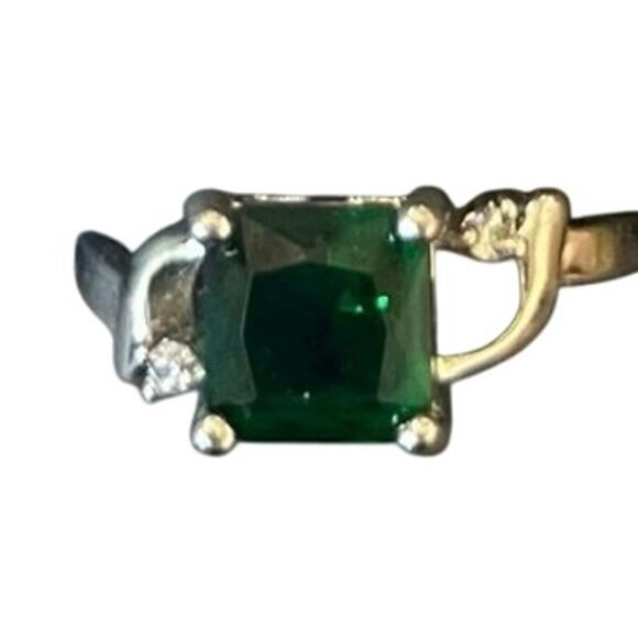 Simulated emerald ring - Picture 2 of 8